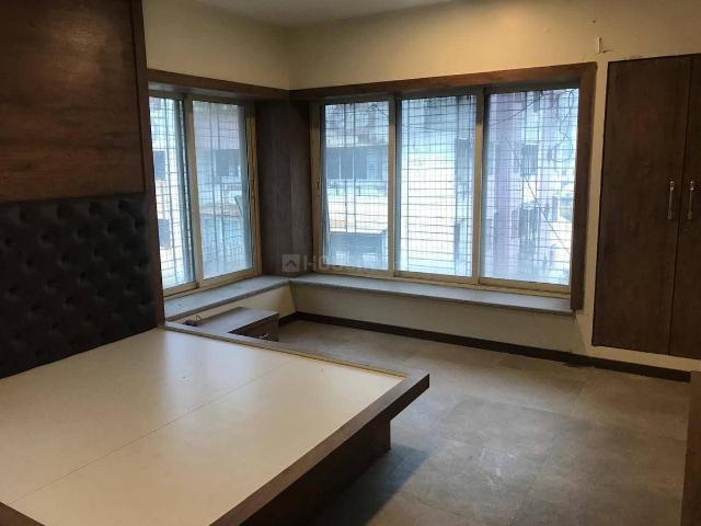 2 BHK Apartment in Dadar West for rent Mumbai. The reference number is 20690237