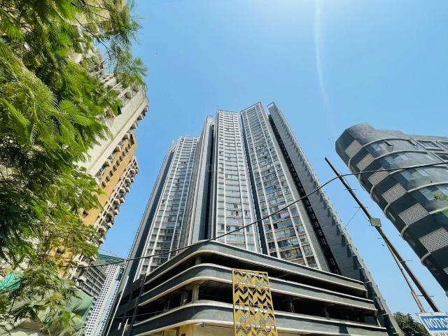 2 BHK Apartment in Dahisar East for rent Mumbai. The reference number is 19959377