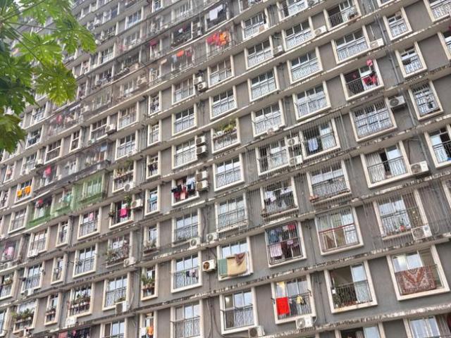 2 BHK Apartment in Dahisar East for resale Mumbai. The reference number is 19850208