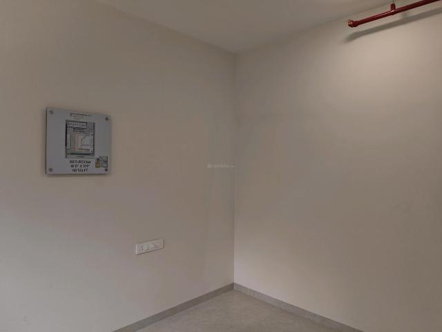 2 BHK Apartment in Dahisar East for resale Mumbai. The reference number is 21072848