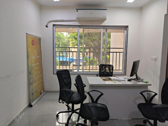 2 BHK Apartment in Dahisar East for resale Mumbai. The reference number is 21105417