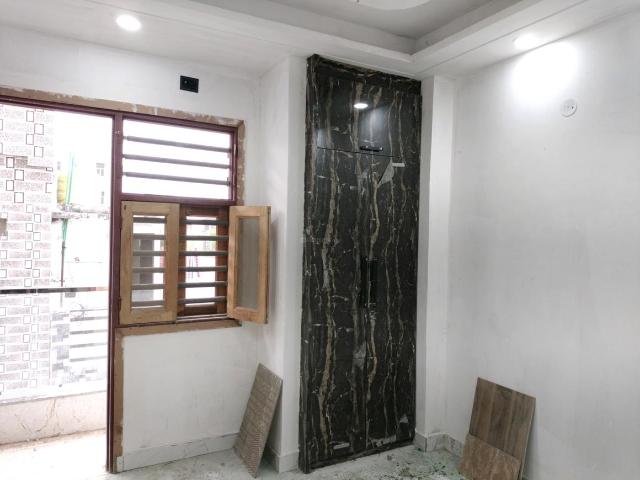 2 BHK Apartment in Deenpur for resale New Delhi. The reference number is 20999651