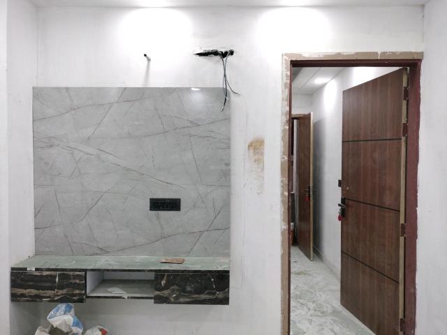 2 BHK Apartment in Deenpur for resale New Delhi. The reference number is 20999664