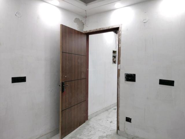2 BHK Apartment in Deenpur for resale New Delhi. The reference number is 20999715