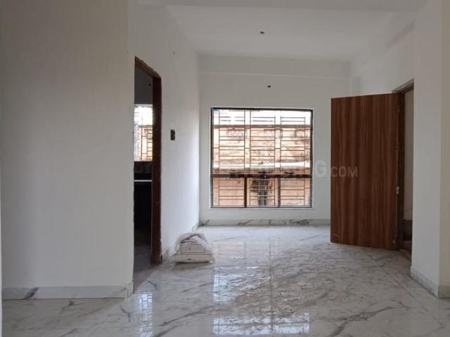 2 BHK Apartment in Dhakuria for resale Kolkata. The reference number is 19255844