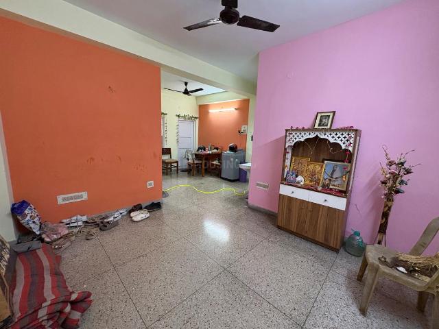 2 BHK Apartment in Dhakuria for resale Kolkata. The reference number is 20749789