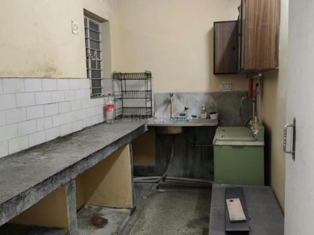 2 BHK Apartment in Dhakuria for resale Kolkata. The reference number is 21281781