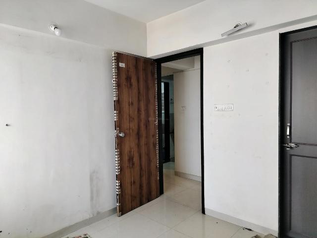 2 BHK Apartment in Dhankawadi for resale Pune. The reference number is 20212755
