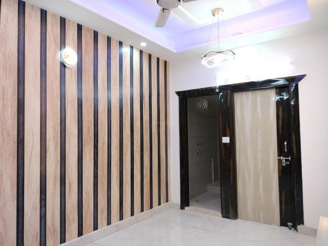 2 BHK Apartment in DLF Ankur Vihar for resale Ghaziabad. The reference number is 14686439