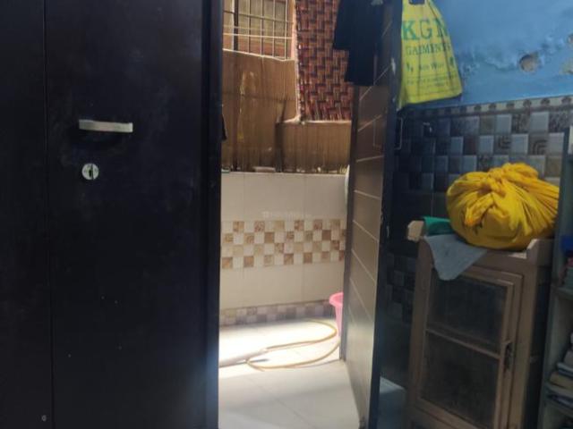 2 BHK Apartment in DLF Ankur Vihar for resale Ghaziabad. The reference number is 8187571
