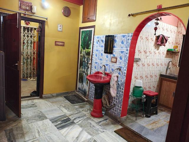 2 BHK Apartment in Dum Dum Cantonment for rent Kolkata. The reference number is 18172717