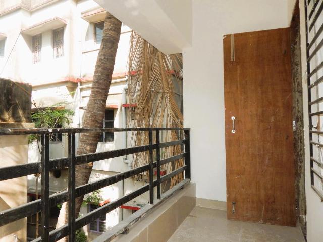 2 BHK Apartment in Dum Dum Cantonment for resale Kolkata. The reference number is 21088470