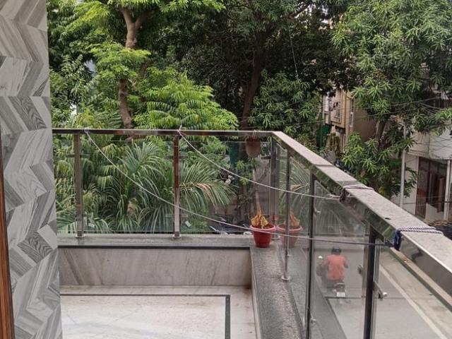 2 BHK Apartment in Dwarka Mor for rent New Delhi. The reference number is 20475552