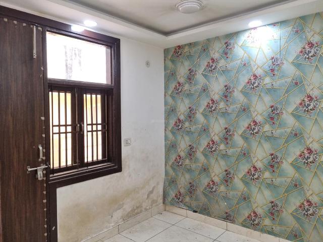 2 BHK Apartment in Dwarka Mor for rent New Delhi. The reference number is 21216866