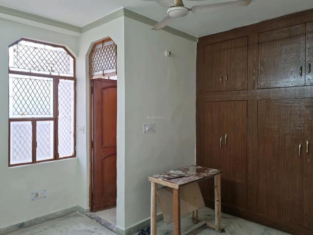 2 BHK Apartment in Dwarka Mor for rent New Delhi. The reference number is 21216936