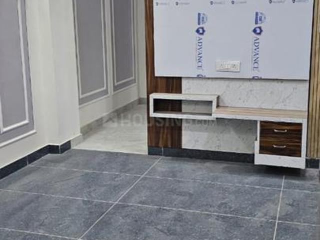 2 BHK Apartment in Dwarka Mor for resale New Delhi. The reference number is 19040251