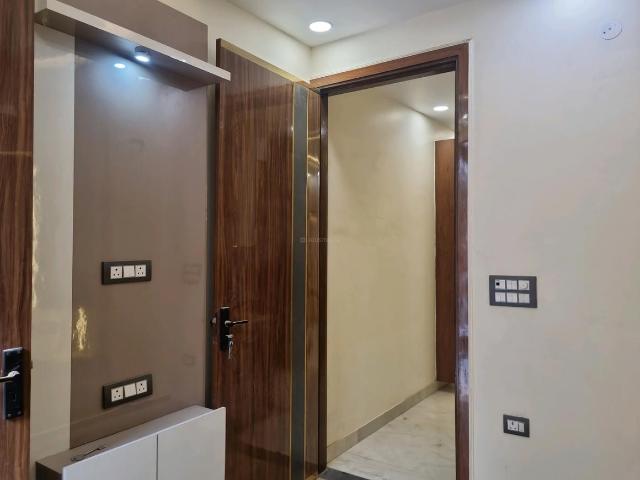 2 BHK Apartment in Dwarka Mor for resale New Delhi. The reference number is 20694583