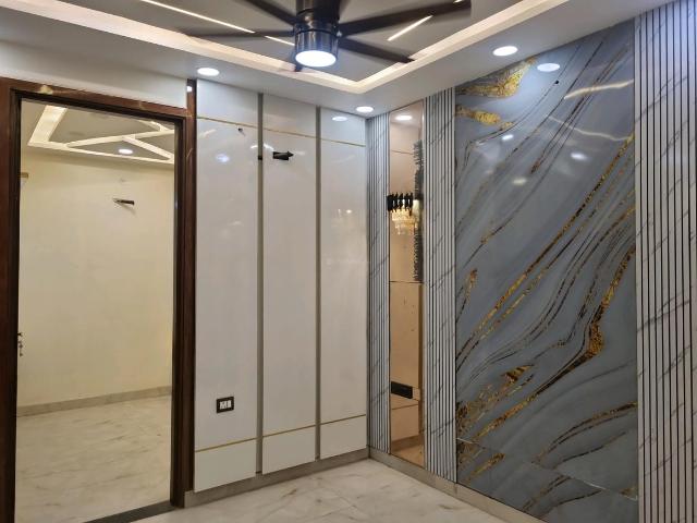 2 BHK Apartment in Dwarka Mor for resale New Delhi. The reference number is 20745231