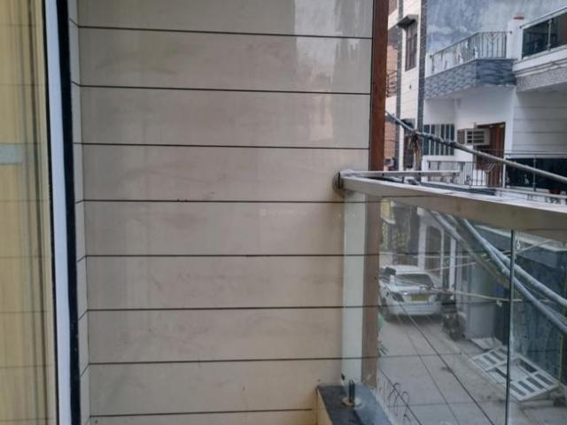 2 BHK Apartment in Dwarka Mor for resale New Delhi. The reference number is 21218990