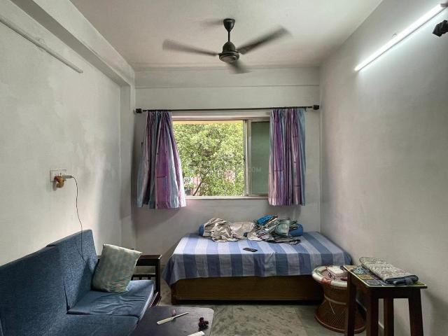 2 BHK Apartment in Entally for resale Kolkata. The reference number is 16238247