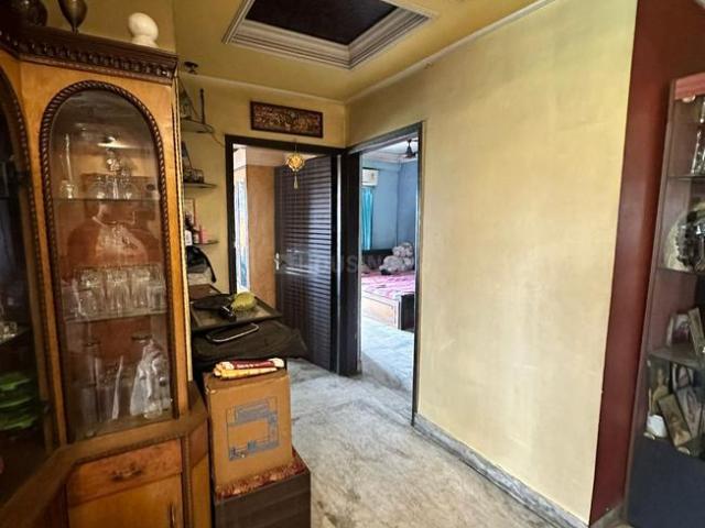 2 BHK Apartment in Entally for resale Kolkata. The reference number is 19764878