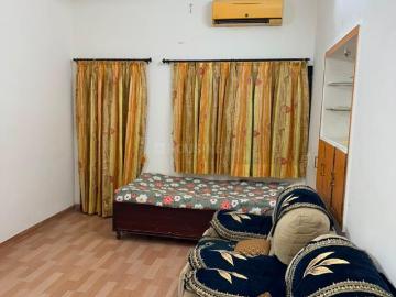 2 BHK Apartment in Ellisbridge for rent Ahmedabad. The reference number is 20440166