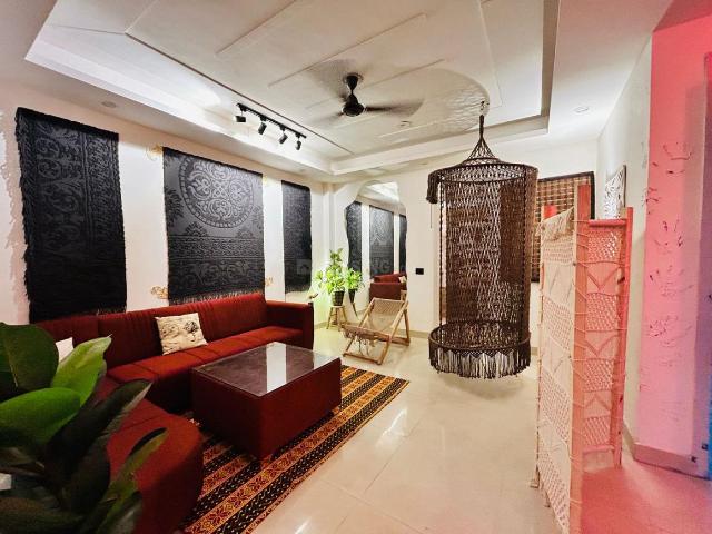2 BHK Apartment in Freedom Fighters Enclave for rent New Delhi. The reference number is 16968577