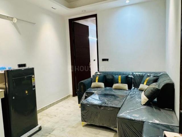 2 BHK Apartment in Freedom Fighters Enclave for rent New Delhi. The reference number is 20491252