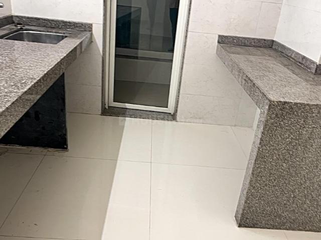 2 BHK Apartment in Kothrud for rent Pune. The reference number is 19016744