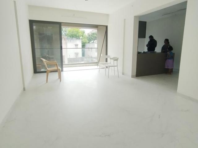 2 BHK Apartment in Kothrud for rent Pune. The reference number is 20735159