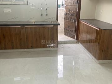 2 BHK Apartment in Kondapur for rent Hyderabad. The reference number is 18474012