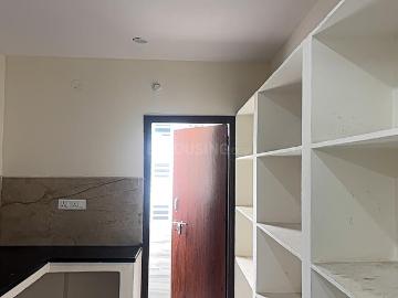 2 BHK Apartment in Hafeezpet for rent Hyderabad. The reference number is 18784994