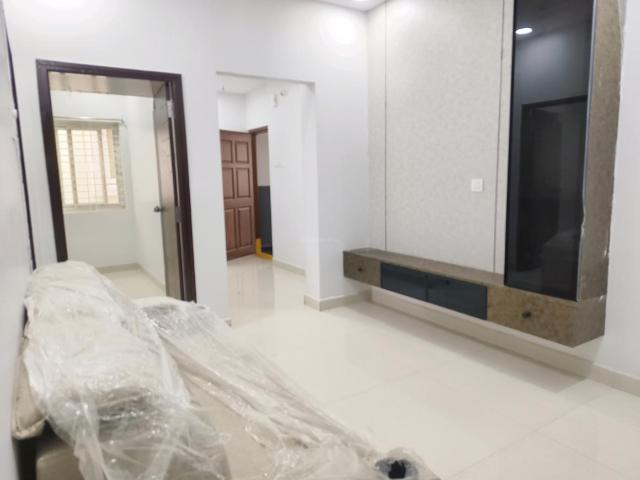 2 BHK Apartment in Kondapur for rent Hyderabad. The reference number is 19811360