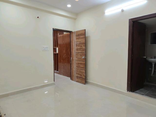 2 BHK Apartment in Kondapur for rent Hyderabad. The reference number is 20971265