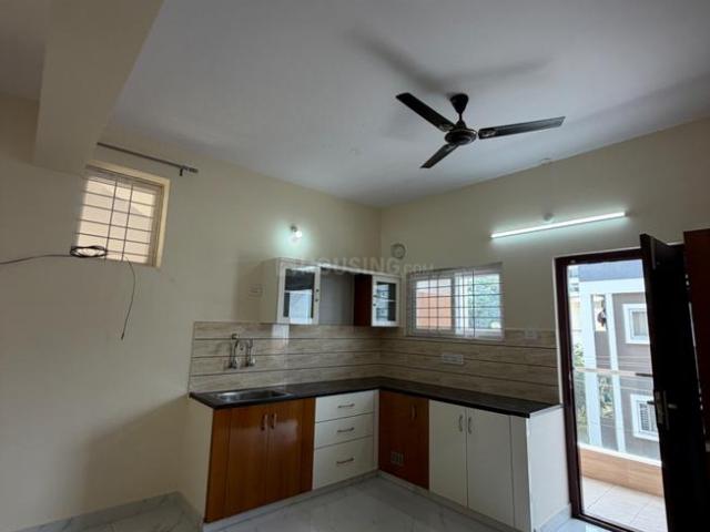 2 BHK Apartment in Kondapur for rent Hyderabad. The reference number is 20972544