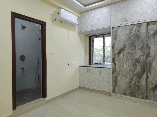 2 BHK Apartment in Kondapur for rent Hyderabad. The reference number is 21080395