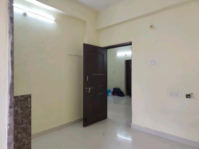 2 BHK Apartment in Kondapur for rent Hyderabad. The reference number is 21080498