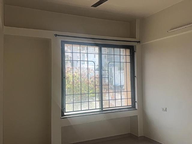 2 BHK Apartment in Kondhwa for rent Pune. The reference number is 19864736