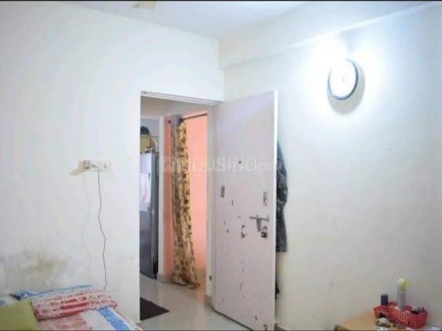 2 BHK Apartment in Kondhwa for rent Pune. The reference number is 21001490