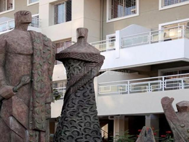 2 BHK Apartment in Kondhwa for resale Pune. The reference number is 21054701