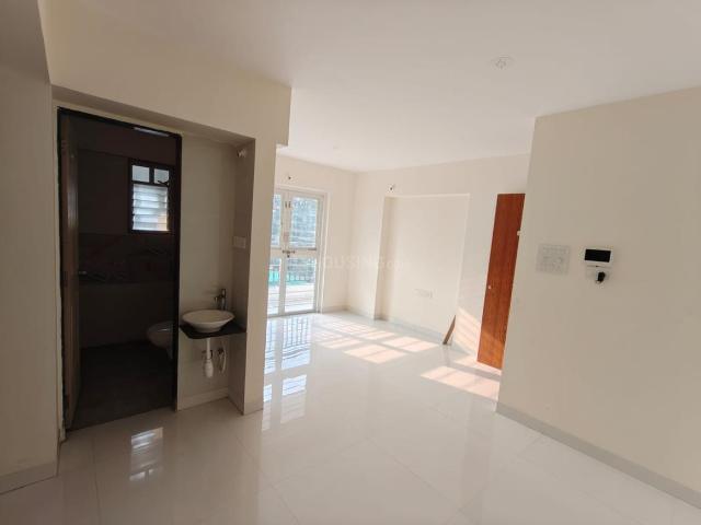 2 BHK Apartment in Kondhwa for resale Pune. The reference number is 21189260