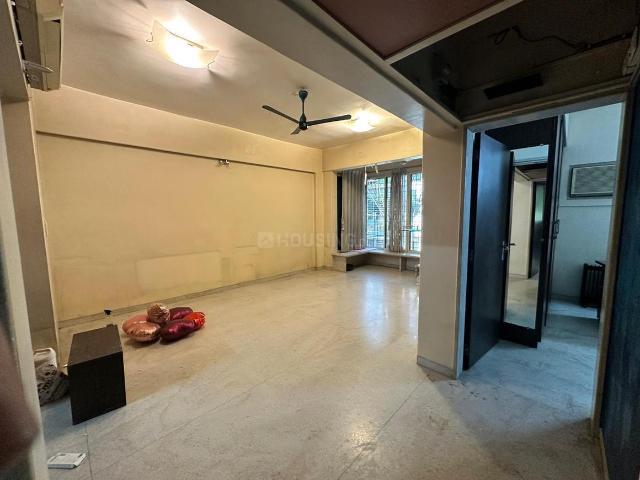 2 BHK Apartment in Koregaon Park for rent Pune. The reference number is 19799643