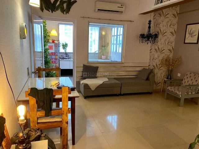 2 BHK Apartment in Koregaon Park for rent Pune. The reference number is 20665379