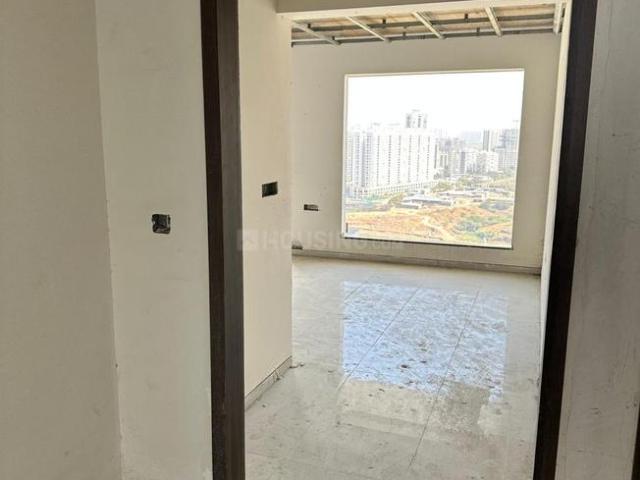 2 BHK Apartment in Koregaon Park for rent Pune. The reference number is 20704740