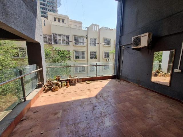 2 BHK Apartment in Koregaon Park for rent Pune. The reference number is 21011565