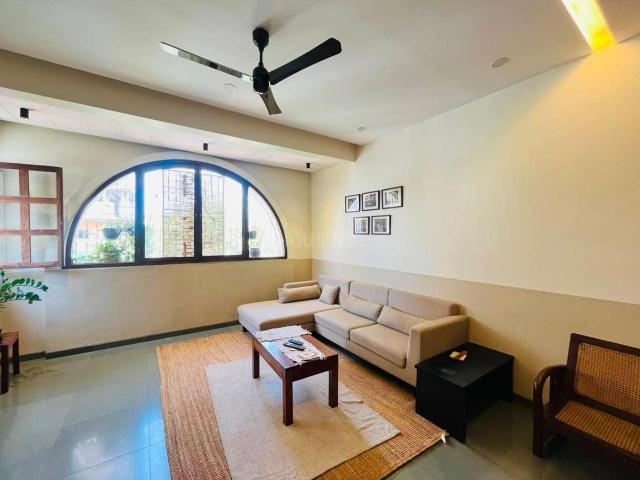 2 BHK Apartment in Koregaon Park for rent Pune. The reference number is 21039894