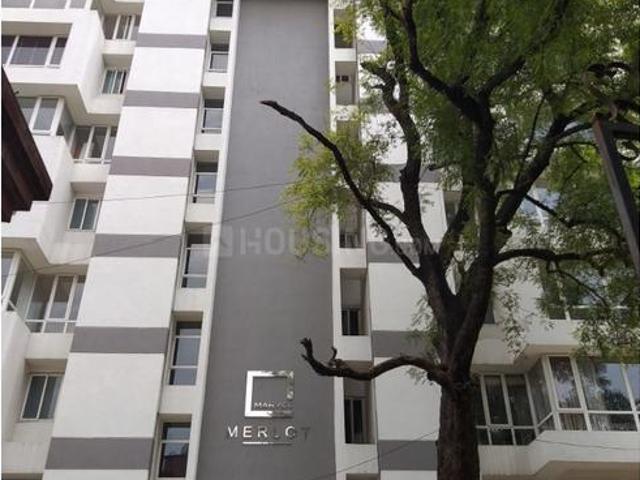 2 BHK Apartment in Koregaon Park for resale Pune. The reference number is 21108080