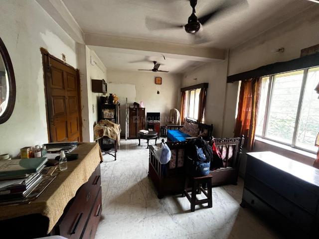 2 BHK Apartment in Kalighat for resale Kolkata. The reference number is 20565272