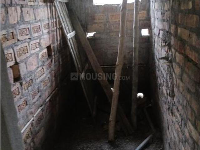 2 BHK Apartment in Kalighat for resale Kolkata. The reference number is 20725896