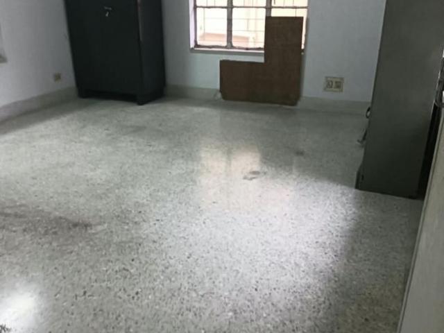 2 BHK Apartment in Kalighat for resale Kolkata. The reference number is 21191219